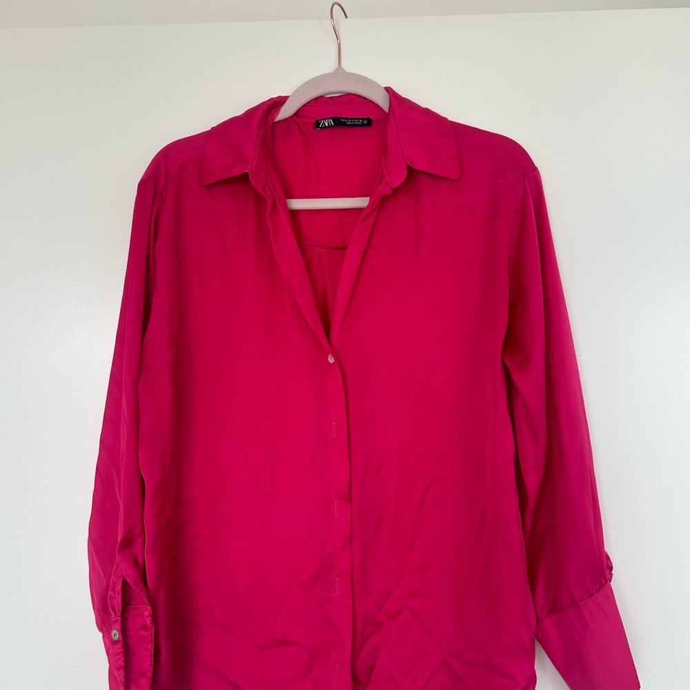 Zara Women's Pink Button-Up Top